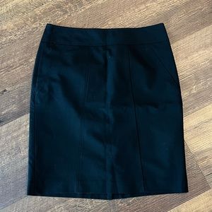 LOFT Pencil Skirt womens size 4 black knee length back zipper classic tailored